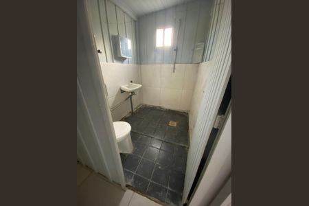 Banheiro de casa à venda com 2 quartos, 70m² em Vila Nova, Novo Hamburgo