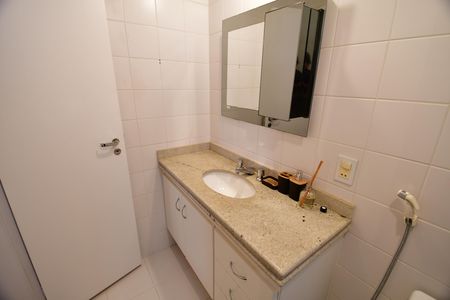 Apartamento à venda com 240m², 3 quartos e 3 vagasBanheiro Suíte