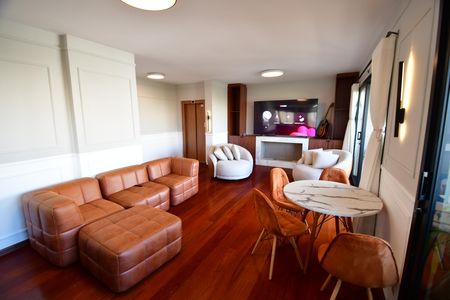 Apartamento à venda com 240m², 3 quartos e 3 vagasSala