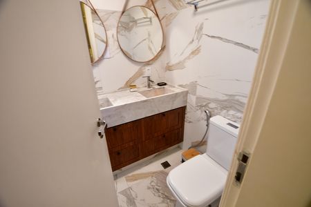 Apartamento à venda com 240m², 3 quartos e 3 vagasBanheiro Suíte