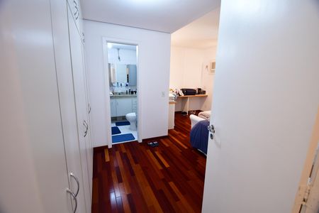 Apartamento à venda com 240m², 3 quartos e 3 vagasQuarto 2 - Suíte