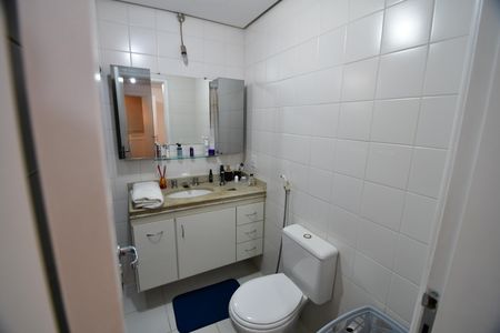 Apartamento à venda com 240m², 3 quartos e 3 vagasBanheiro Suíte