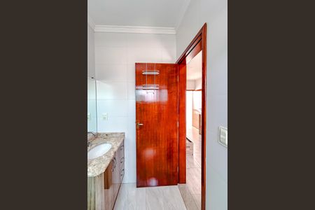 Casa à venda com 180m², 3 quartos e 5 vagasBanheiro da Suíte 1