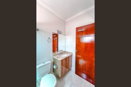 Casa à venda com 180m², 3 quartos e 5 vagasBanheiro da Suíte 1