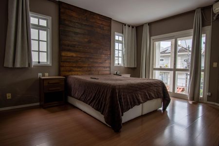 Casa à venda com 216m², 3 quartos e 3 vagasQuarto