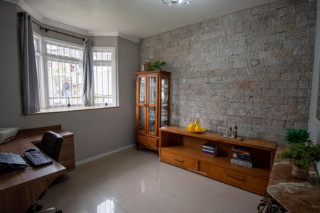 Casa à venda com 216m², 3 quartos e 3 vagasQuarto