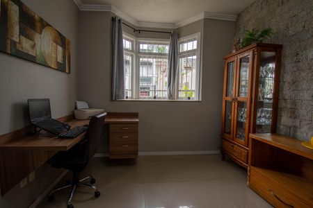 Quarto de casa à venda com 3 quartos, 216m² em Estância Velha, Canoas