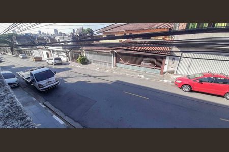 Vista da Sala de Estar de casa para alugar com 3 quartos, 142m² em Umuarama, Osasco