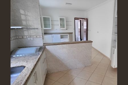 Casa à venda com 3 quartos, 200m² em Vila Nair, São Paulo