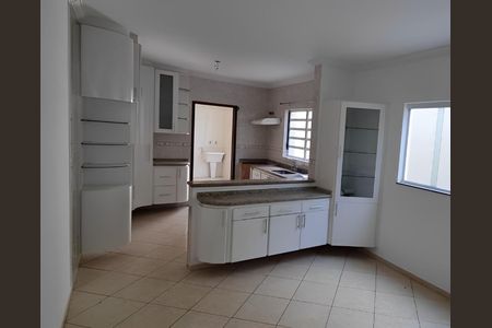 Casa à venda com 3 quartos, 200m² em Vila Nair, São Paulo