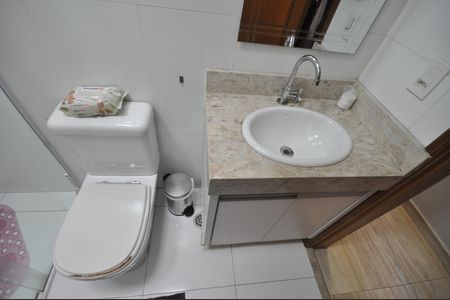 Casa à venda com 85m², 3 quartos e 2 vagasBanheiro Social