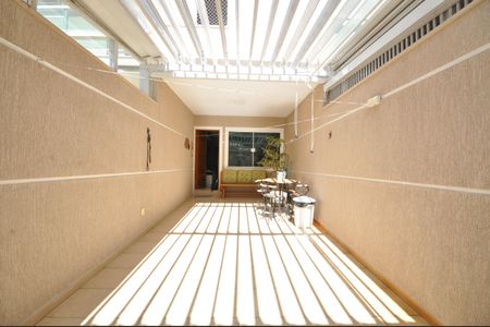 Casa à venda com 85m², 3 quartos e 2 vagasGaragem