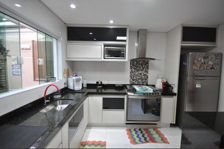 Casa à venda com 85m², 3 quartos e 2 vagasCozinha