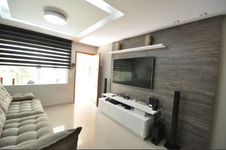 Casa à venda com 85m², 3 quartos e 2 vagasSala