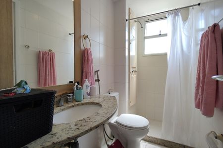 Apartamento à venda com 77m², 2 quartos e 1 vagaBanheiro da Suíte 