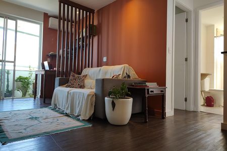Apartamento à venda com 77m², 2 quartos e 1 vagaSala