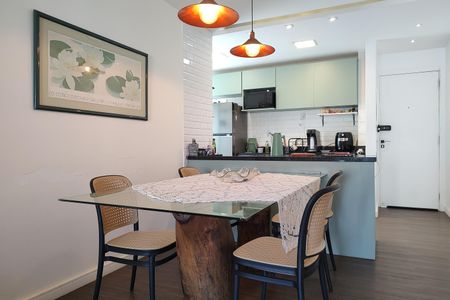 Apartamento à venda com 77m², 2 quartos e 1 vagaSala