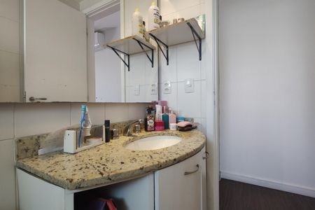 Apartamento à venda com 77m², 2 quartos e 1 vagaBanheiro da Suíte 2