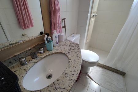Apartamento à venda com 77m², 2 quartos e 1 vagaBanheiro da Suíte 
