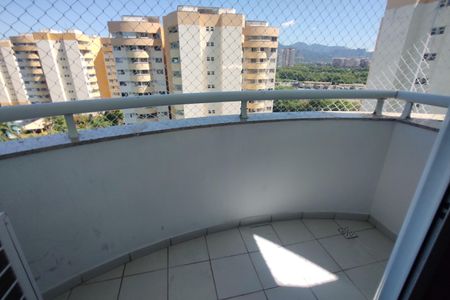 Apartamento à venda com 77m², 2 quartos e 1 vagaVaranda da Suíte 2