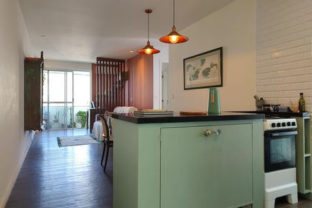 Apartamento à venda com 77m², 2 quartos e 1 vagaSala