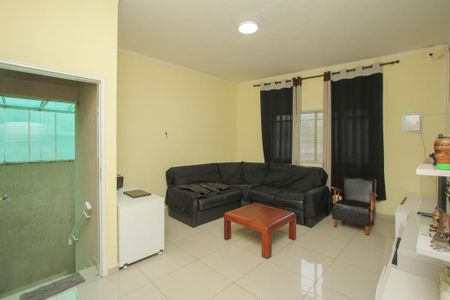 Casa à venda com 3 quartos, 215m² em Vila Oratorio, São Paulo