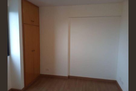 Quarto de apartamento à venda com 2 quartos, 74m² em Caxingui, São Paulo