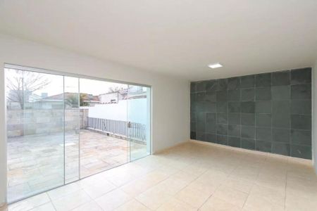 Casa à venda com 3 quartos, 220m² em Campo Belo, São Paulo