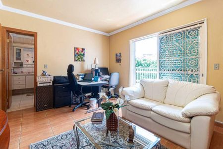 Casa à venda com 3 quartos, 357m² em Vila Monumento, São Paulo