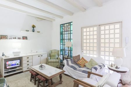 Casa à venda com 4 quartos, 390m² em Vila Madalena, São Paulo