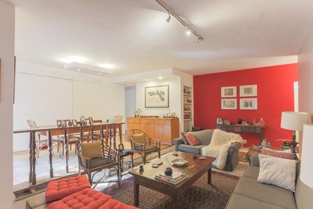 Casa à venda com 4 quartos, 390m² em Vila Madalena, São Paulo