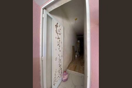 Corredor de casa para alugar com 4 quartos, 150m² em Cidade Miguel Badra, Suzano