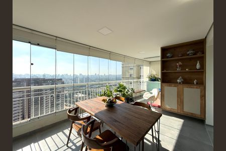 Apartamento à venda com 103m², 2 quartos e 2 vagas Apartamento à venda com 103m², 2 quartos e 2 vagasVaranda