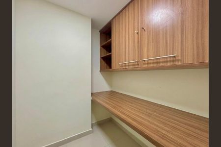 Apartamento à venda com 103m², 2 quartos e 2 vagas Apartamento à venda com 103m², 2 quartos e 2 vagasQuarto de Serviço