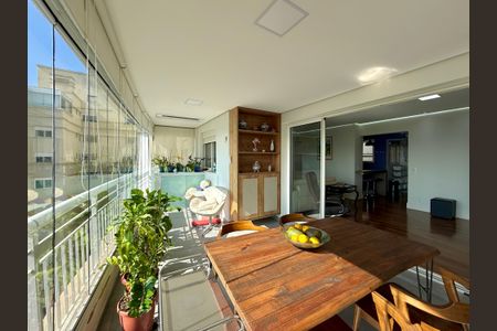 Apartamento à venda com 103m², 2 quartos e 2 vagas Apartamento à venda com 103m², 2 quartos e 2 vagasVaranda