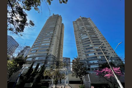 Apartamento à venda com 103m², 2 quartos e 2 vagas Apartamento à venda com 103m², 2 quartos e 2 vagasFachada