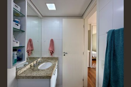 Apartamento à venda com 103m², 2 quartos e 2 vagas Apartamento à venda com 103m², 2 quartos e 2 vagasBanheiro Suíte