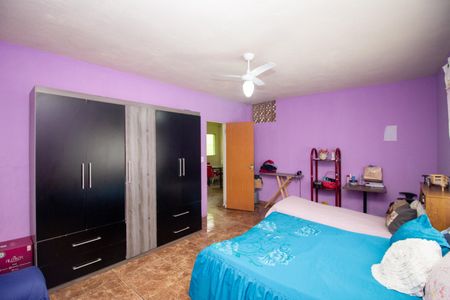 Casa à venda com 300m², 3 quartos e 3 vagas Casa à venda com 300m², 3 quartos e 3 vagasQuarto Suíte