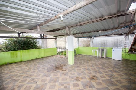 Casa à venda com 300m², 3 quartos e 3 vagas Casa à venda com 300m², 3 quartos e 3 vagasTerraço