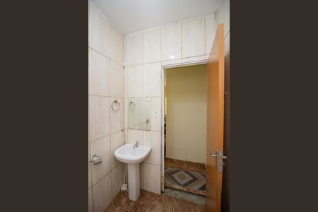 Casa à venda com 300m², 3 quartos e 3 vagas Casa à venda com 300m², 3 quartos e 3 vagasBanheiro Social