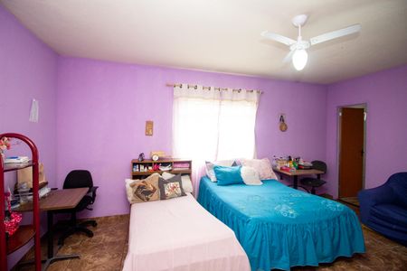 Casa à venda com 300m², 3 quartos e 3 vagas Casa à venda com 300m², 3 quartos e 3 vagasQuarto Suíte