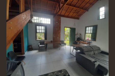 Casa para alugar com 120m², 3 quartos e 2 vagas Casa para alugar com 120m², 3 quartos e 2 vagasSala