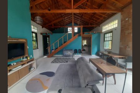 Sala de casa para alugar com 3 quartos, 120m² em Parque Cerejeiras, Suzano