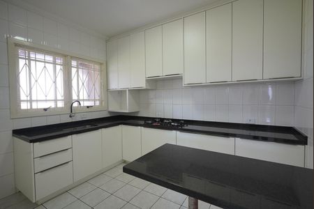Cozinha de casa para alugar com 3 quartos, 260m² em Barreiros, São José