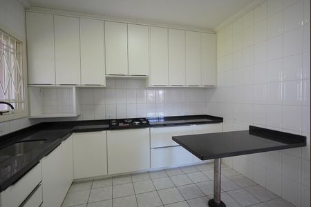 Cozinha de casa para alugar com 3 quartos, 260m² em Barreiros, São José