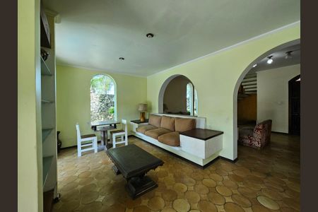 Casa para alugar com 483m², 7 quartos e 3 vagas