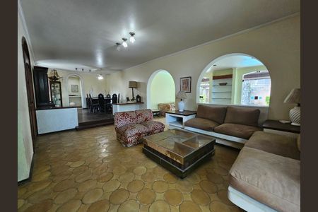 Casa para alugar com 483m², 7 quartos e 3 vagas