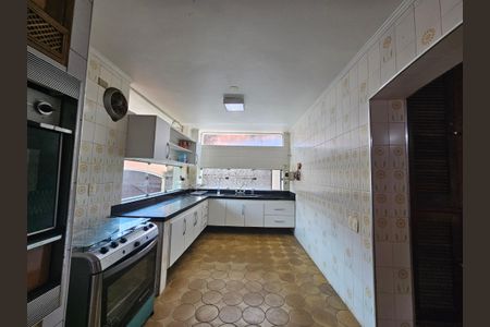 Casa para alugar com 483m², 7 quartos e 3 vagas