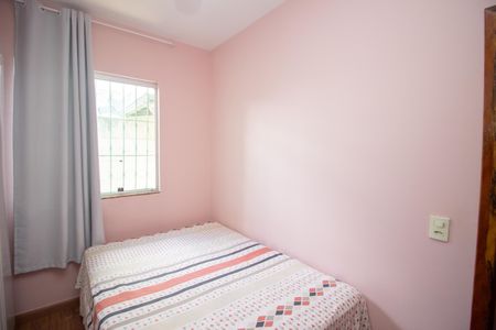 Quarto 1 de casa de condomínio à venda com 2 quartos, 73m² em Morro do Confisco, Contagem