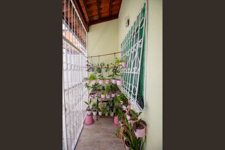 Casa de condomínio à venda com 73m², 2 quartos e 1 vagaVaranda